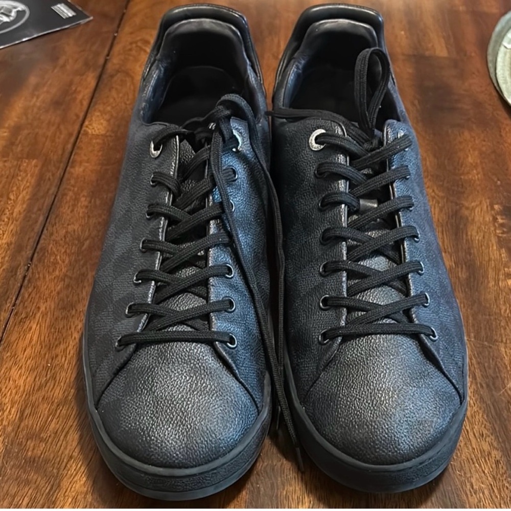 Louis Vuitton Men's Navy/Black Sneakers